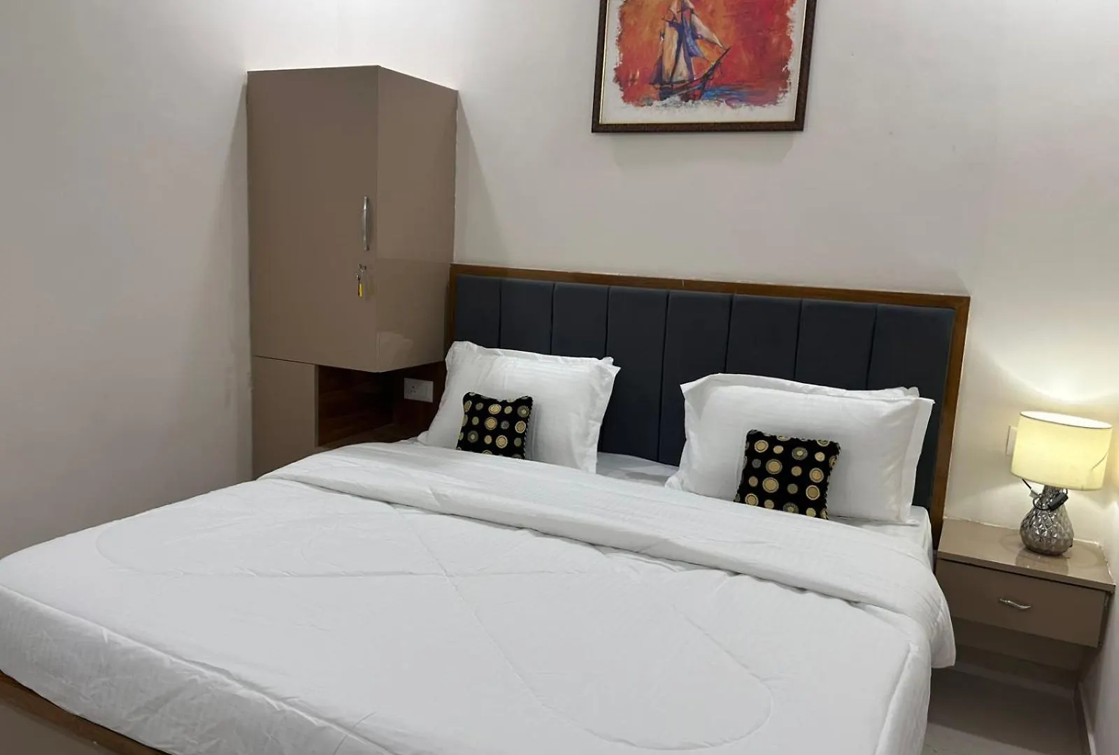 Paradise Stays Varanasi Guest house